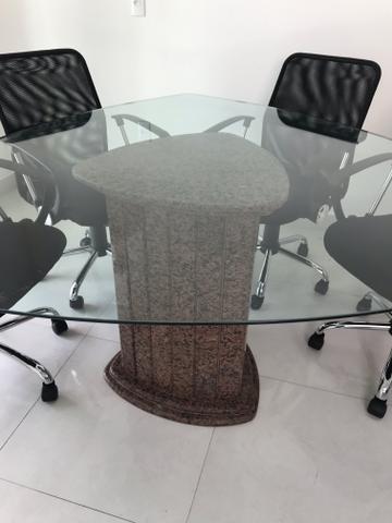 Mesa de reunião de vidro