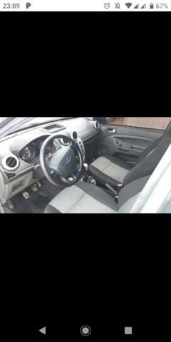 Fiesta Sedan 1.6 excelente estado - Foto 3