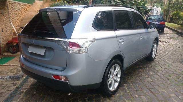 Outlander 2015 2dono km 45.000 muito nova - Foto 4