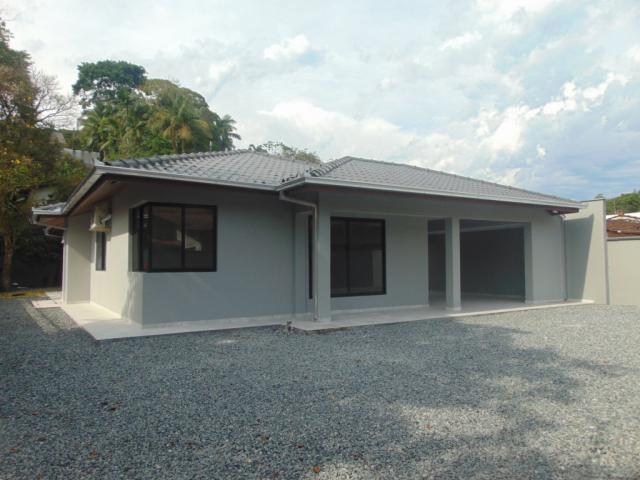 Casa para alugar com 3 dormitórios em America, Joinville cod:04599.003