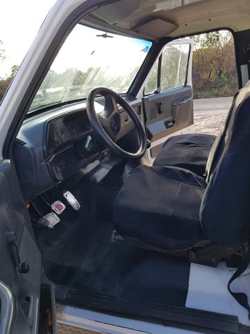 Vende-se F4000 Ano 96 Motor MWM - Foto 6
