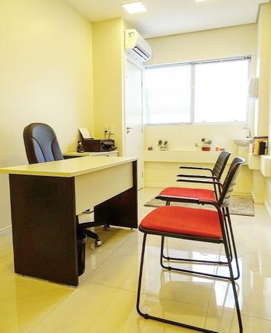 Sublocação amplo consultório/ mini auditório área de saúde - Foto 4