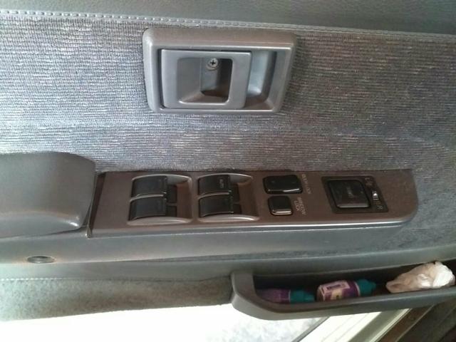 Vendo uma ano 2003 hilux 3.0-TD diesel - Foto 9