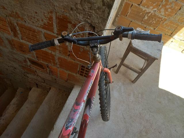 Vende-se bicicleta com marcha usada! VALOR NEGOCIÁVEL - Foto 3