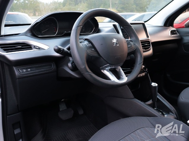 Peugeot 208 Griffe 1.6 AUT Completo Financiamos Em Até 60X Sem Nada De Entrada - Foto 7