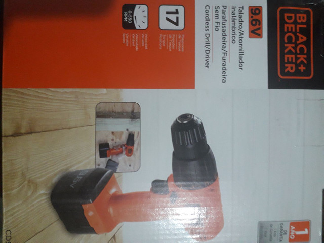 Parafusadeira black Decker 9.6v nunca usada