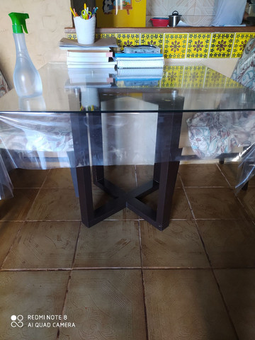Vendo mesa incluindo 4 cadeiras superconservadas