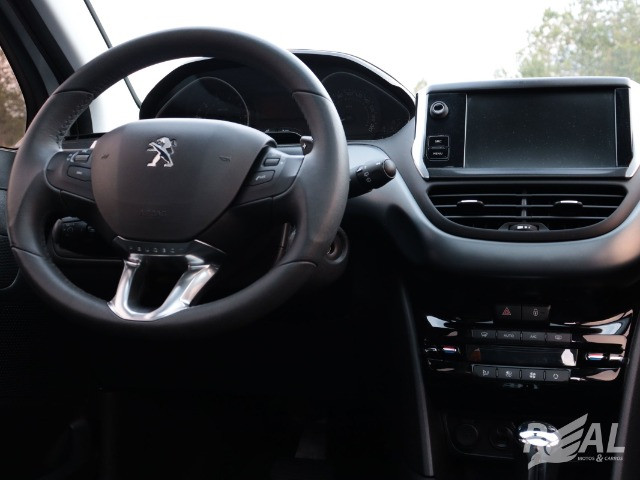 Peugeot 208 Griffe 1.6 AUT Completo Financiamos Em Até 60X Sem Nada De Entrada - Foto 8