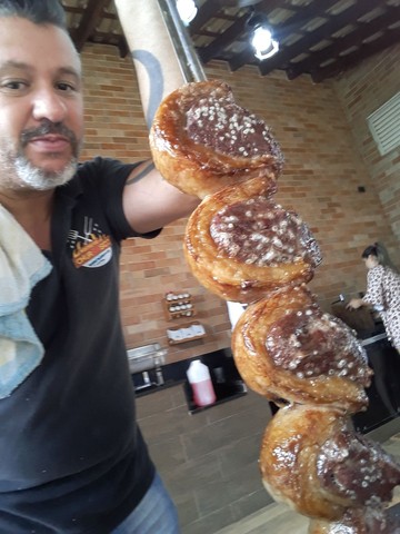 Churrasqueiro  e cozinheira tel *