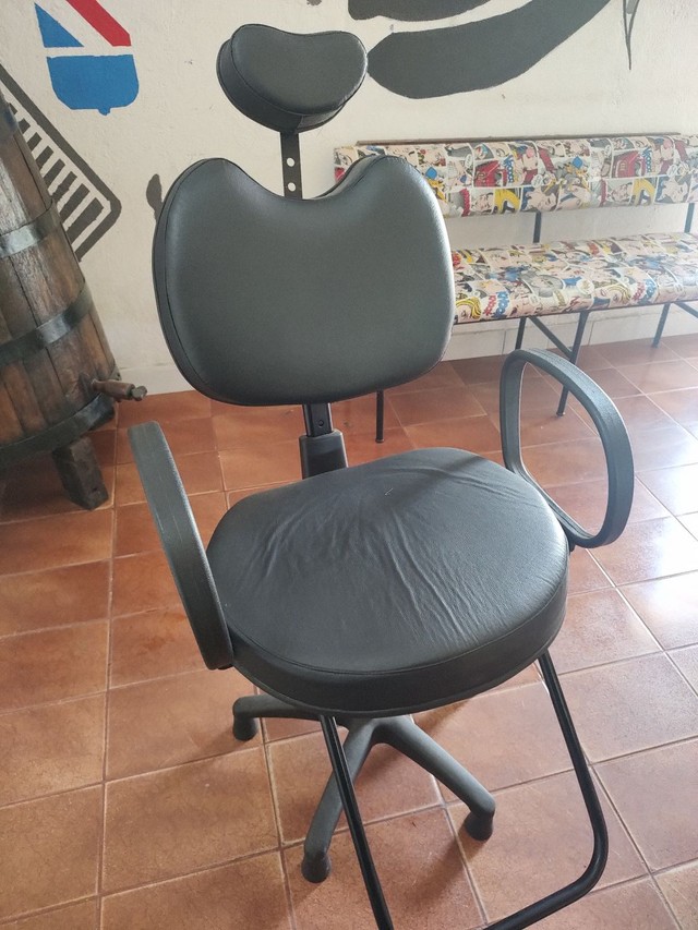 Cadeira semi reclinável