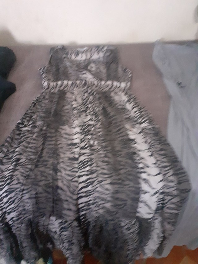 Vestidos semi novos - 04 ( Quatro ). - Foto 3