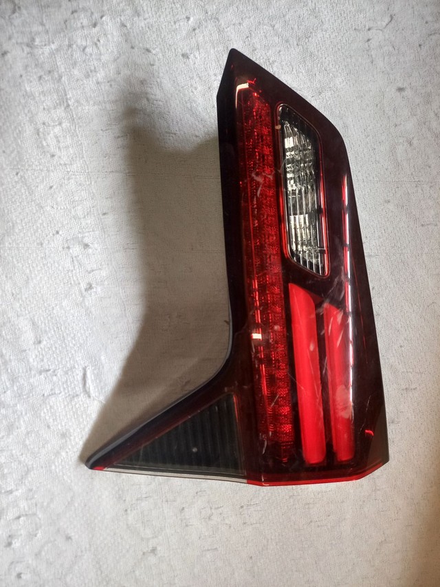 Lanterna da tampa traz:Honda Hrv 16/19
