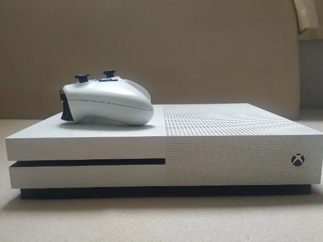 XBOX ONE S 1TB Com Garantia LOJA FABGAMES - Antiguidades - Santa Cruz, Juiz  de Fora 1257160123