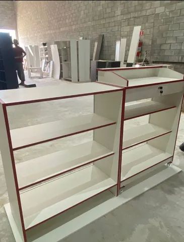BALCÃO CAIXA VITRINE + BALCÃO VITRINE COM FITA VERMELHA MDF  - Foto 2