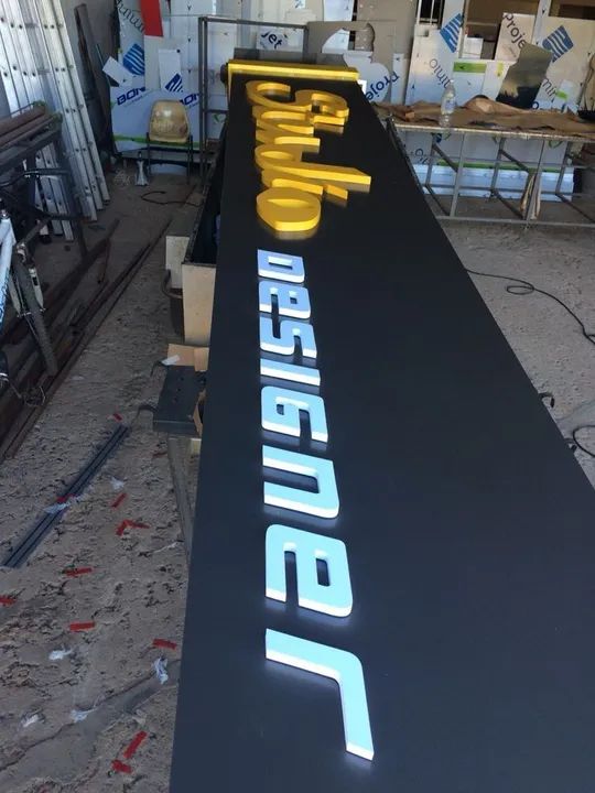 Letras 3D em ACM para fachada - Foto 4
