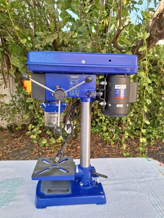 Furadeira de bancada 5/8", 3/4hp, 16mm, 110v, MENEGOTTI , nova. - Foto 2