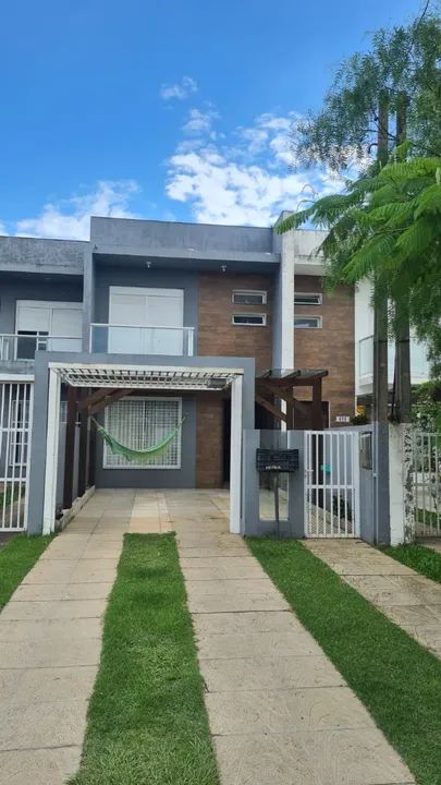 Sobrado espaçoso em Torres