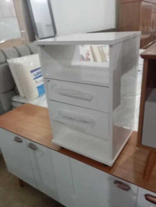 CRIADO MUDO NOVO 