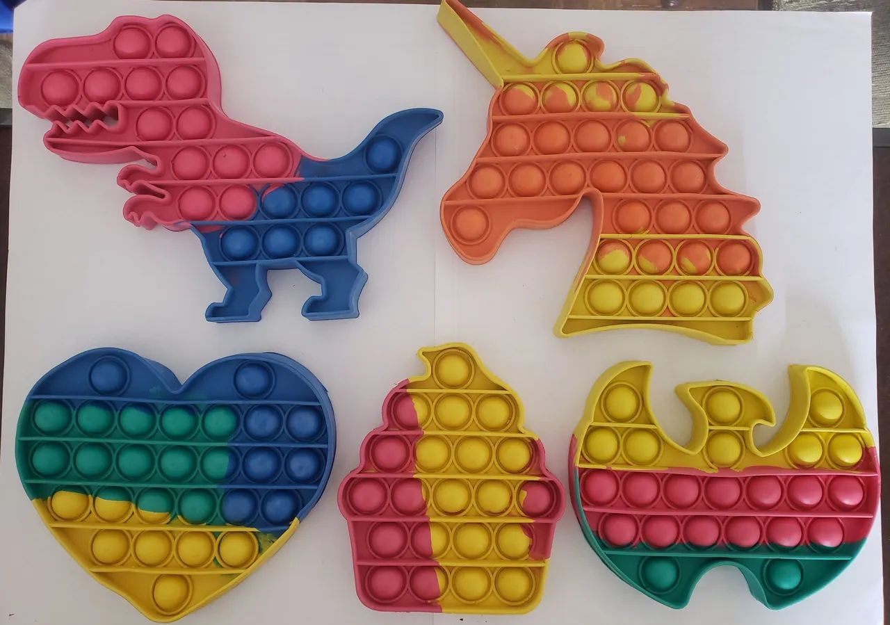 Brinquedo pop it diversas cores e modelos 