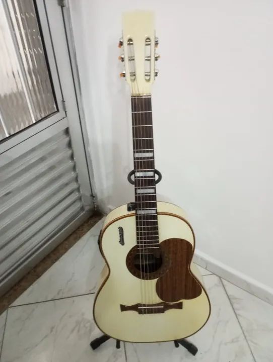 Violão em Nylon Elétrico da Marca Xadrez um Verdadeiro Classico!!! das Antigas!!!