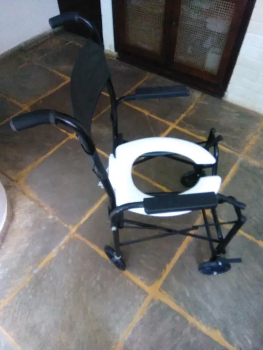 Cadeira de banho dobrável