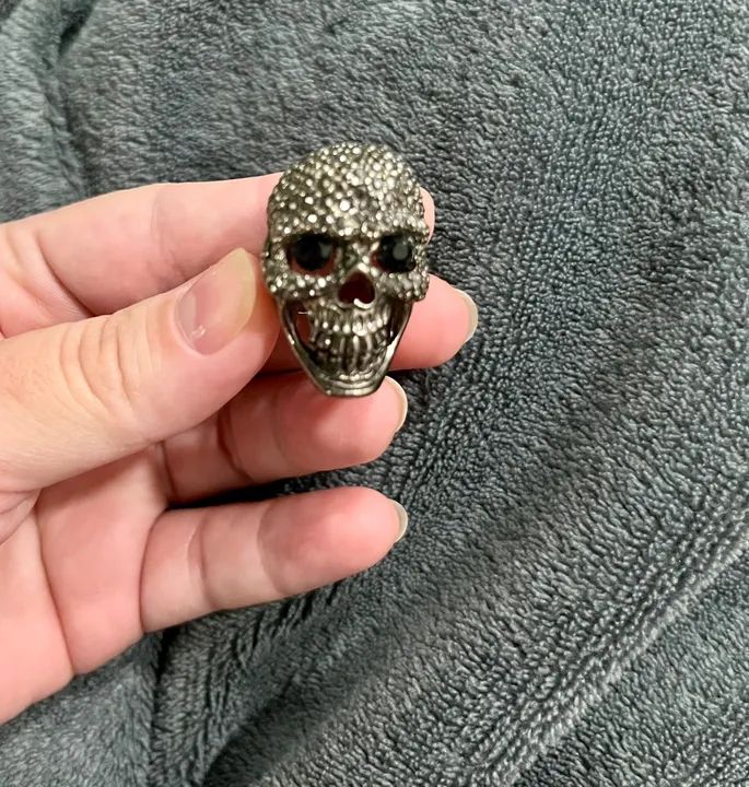 Anel de caveira