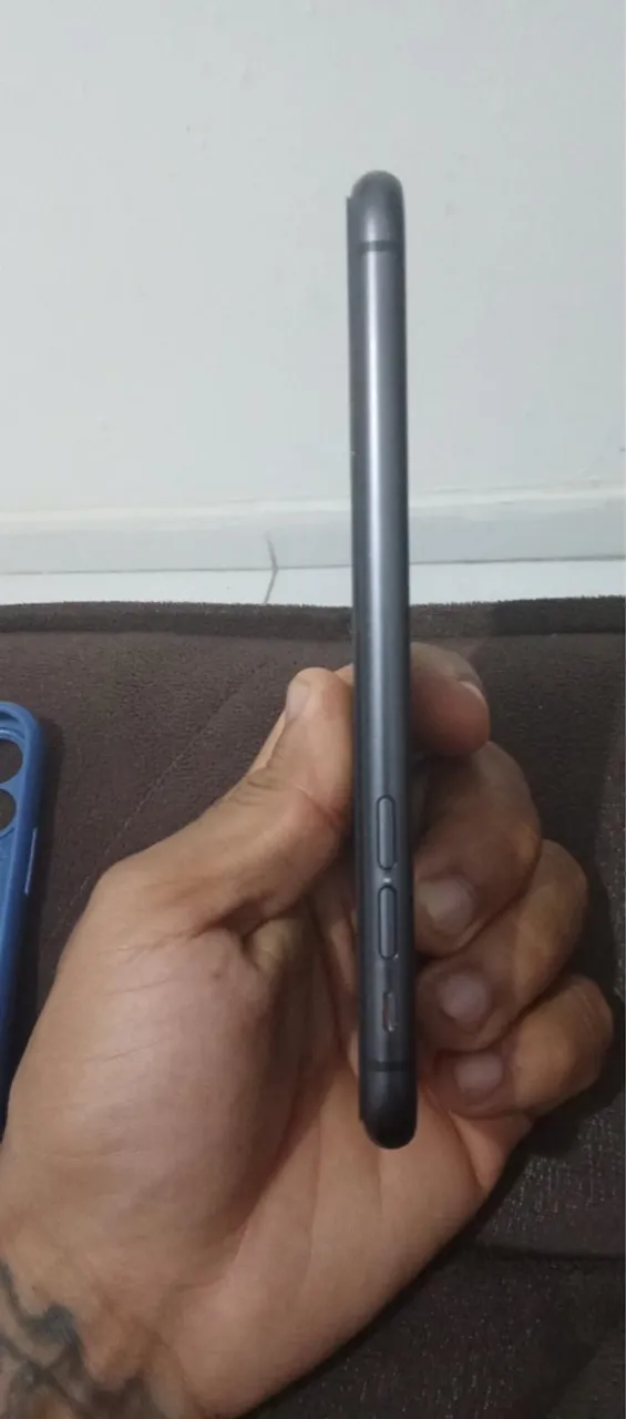 iPhone 11 normal 64g preto