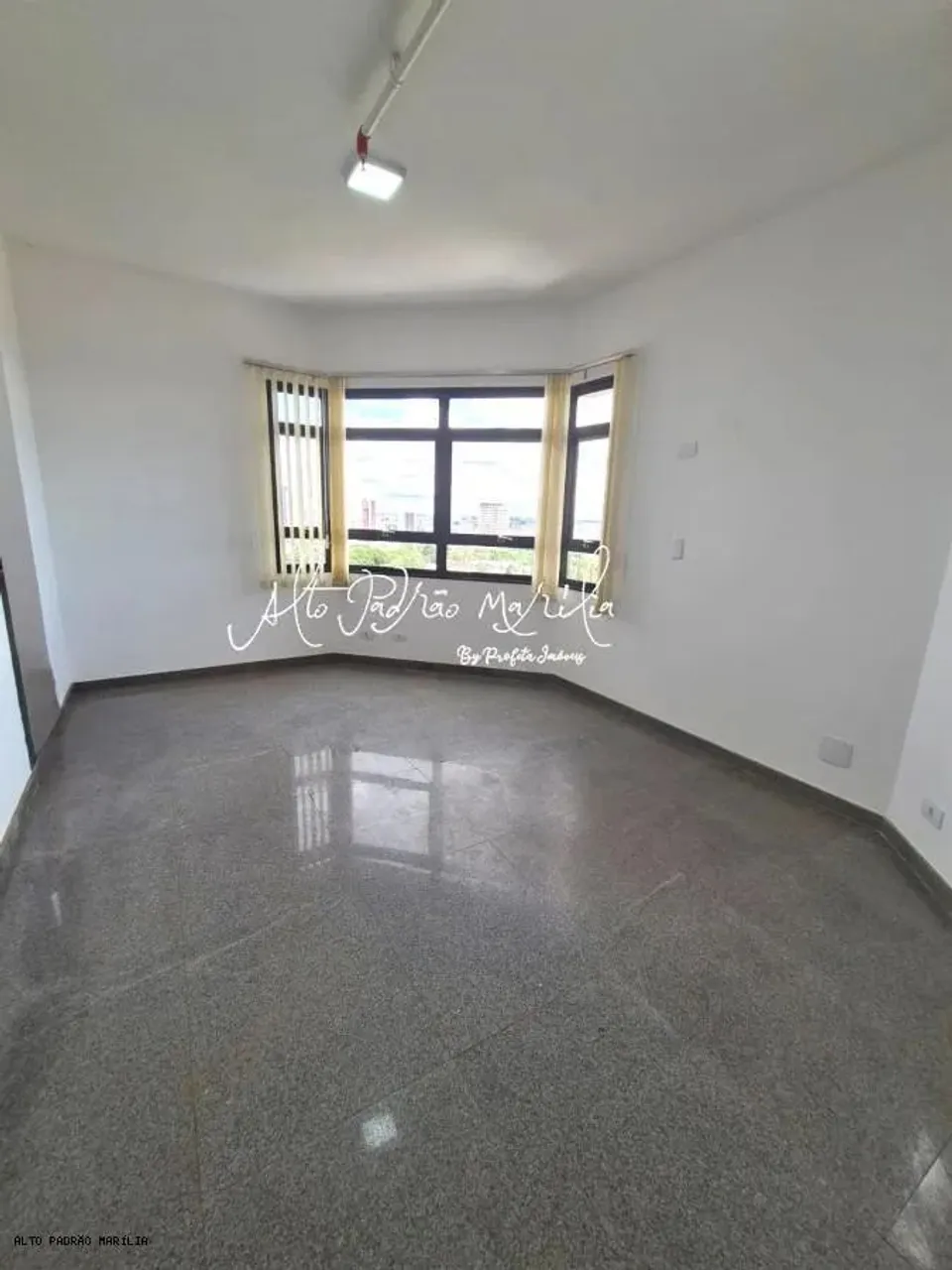 Sala Comercial para Venda em Marília, Condomínio Edifício Rio Negro Center, 2 banheiros, 1
