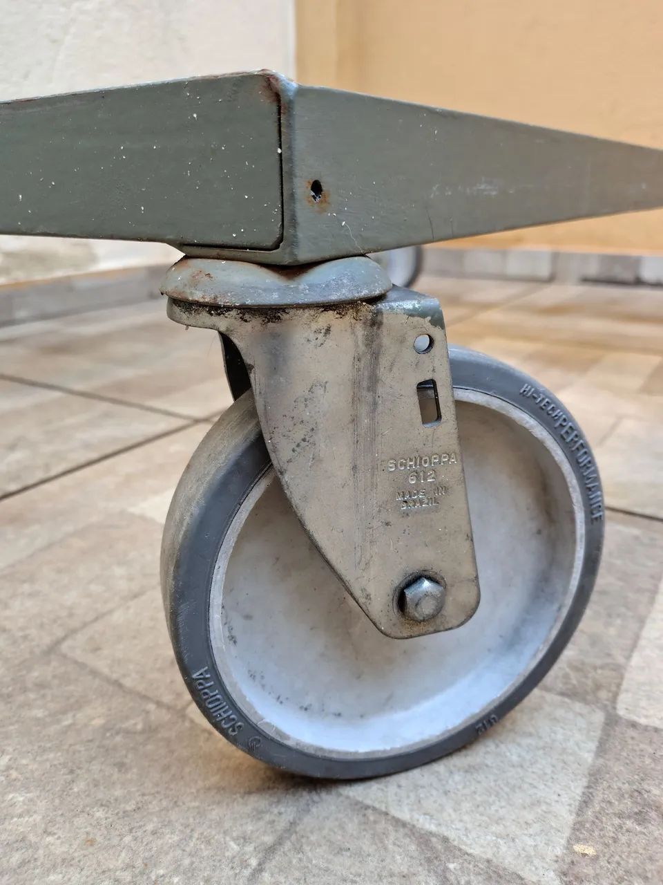 CARRINHO PLATAFORMA COM RODÍZIOS P/ MOVER MERCADORIA PESADA<br>350,00 - Foto 5