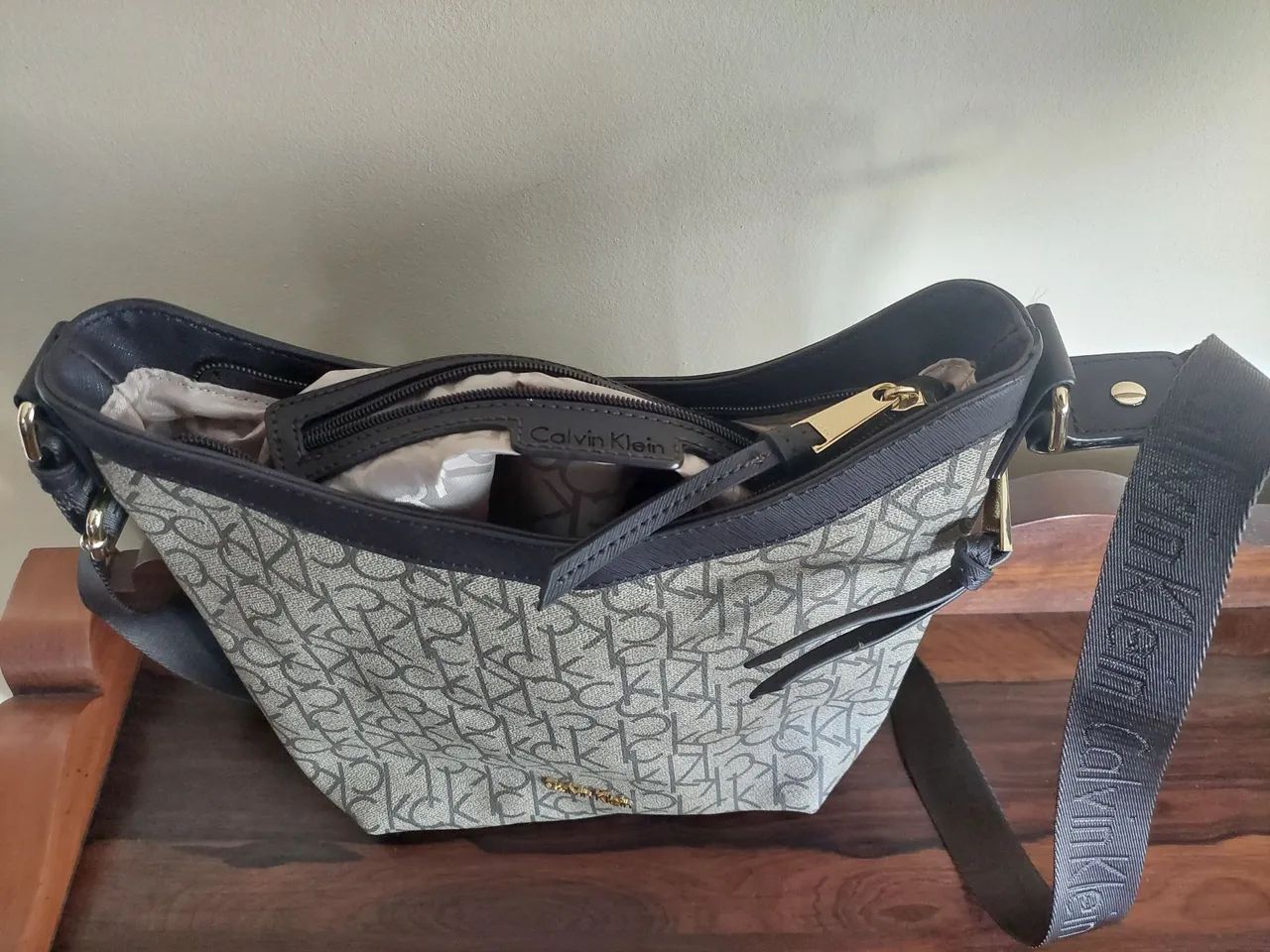 Bolsa de Ombro Calvin Klein Original - Foto 2