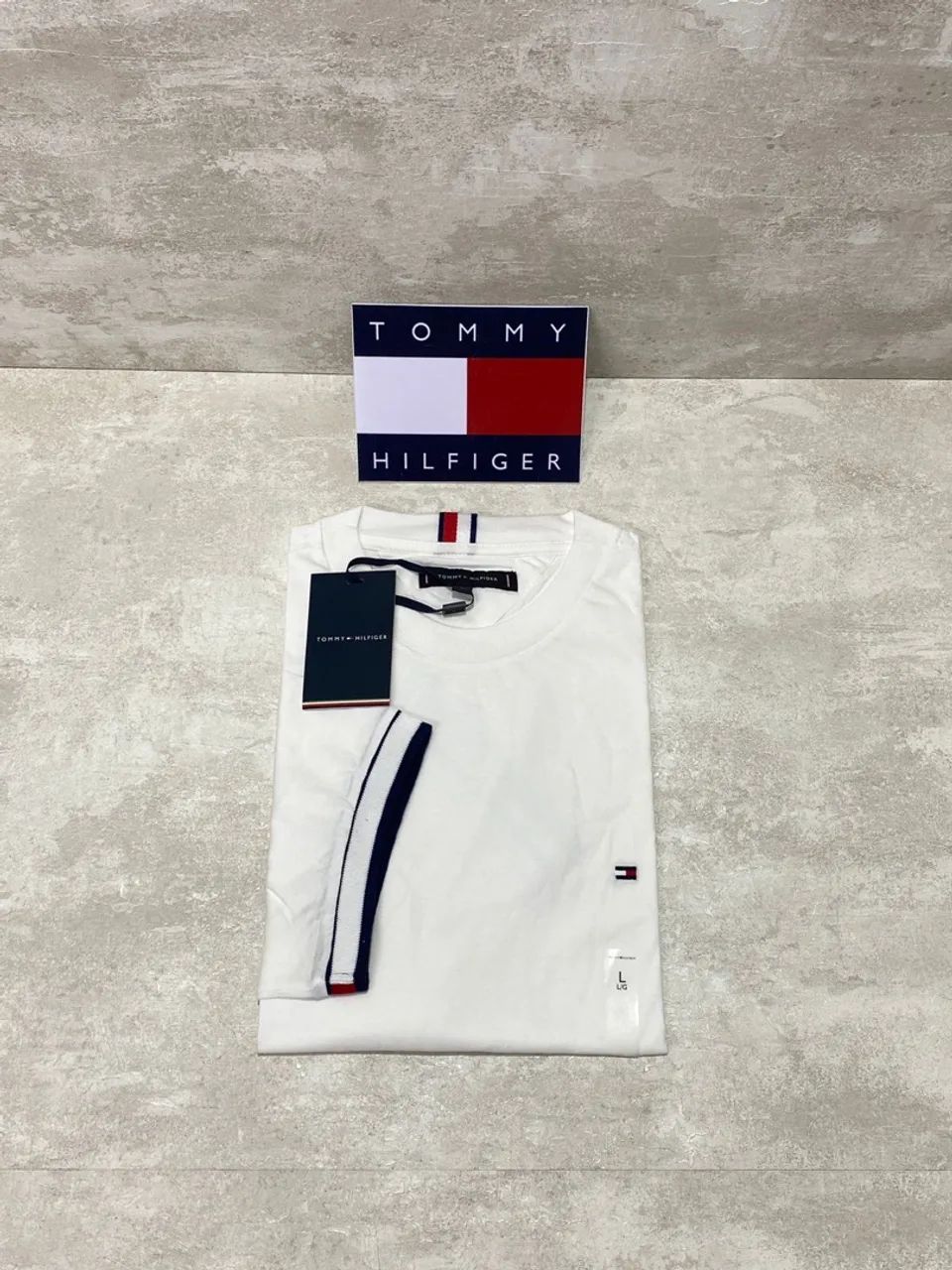 T-Shirt Tommy Hilfiger - Camiseta Importada  - Foto 4
