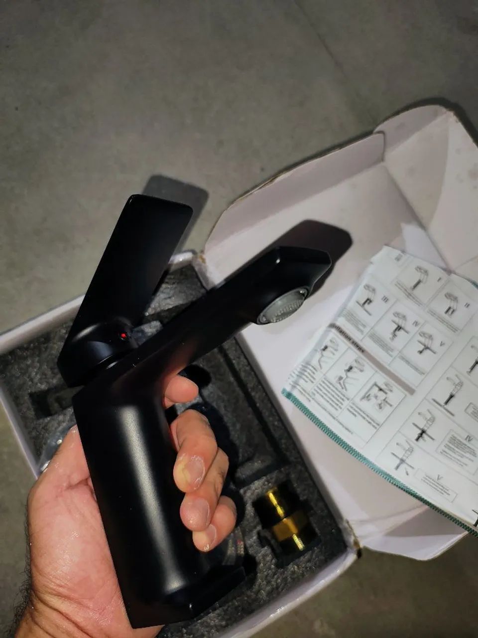 Single-handle faucet64728432156418122