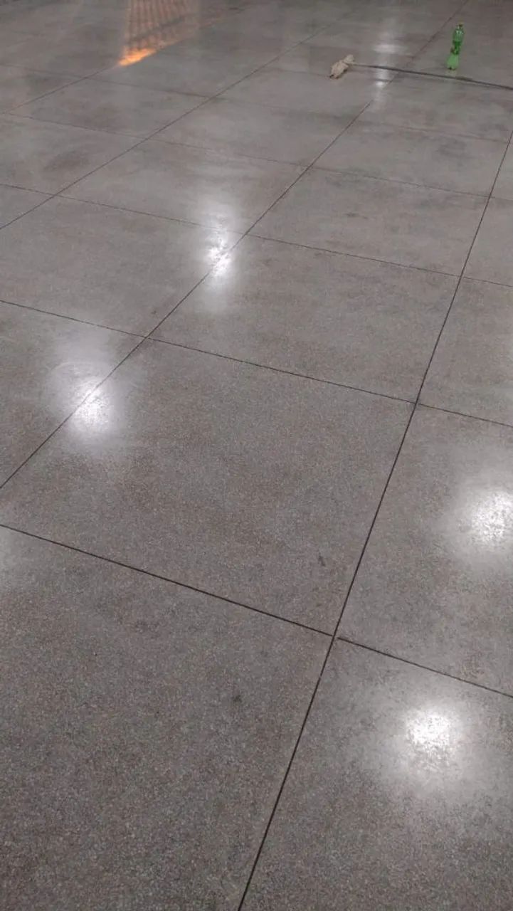 Pisos de Granitina<br>Granitina: Acabamento Moderno para Ambientes Comerciais e Residenciais<br> - Foto 5