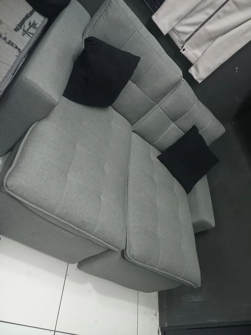 Sofá Retrátil de 3 Lugares Cinza