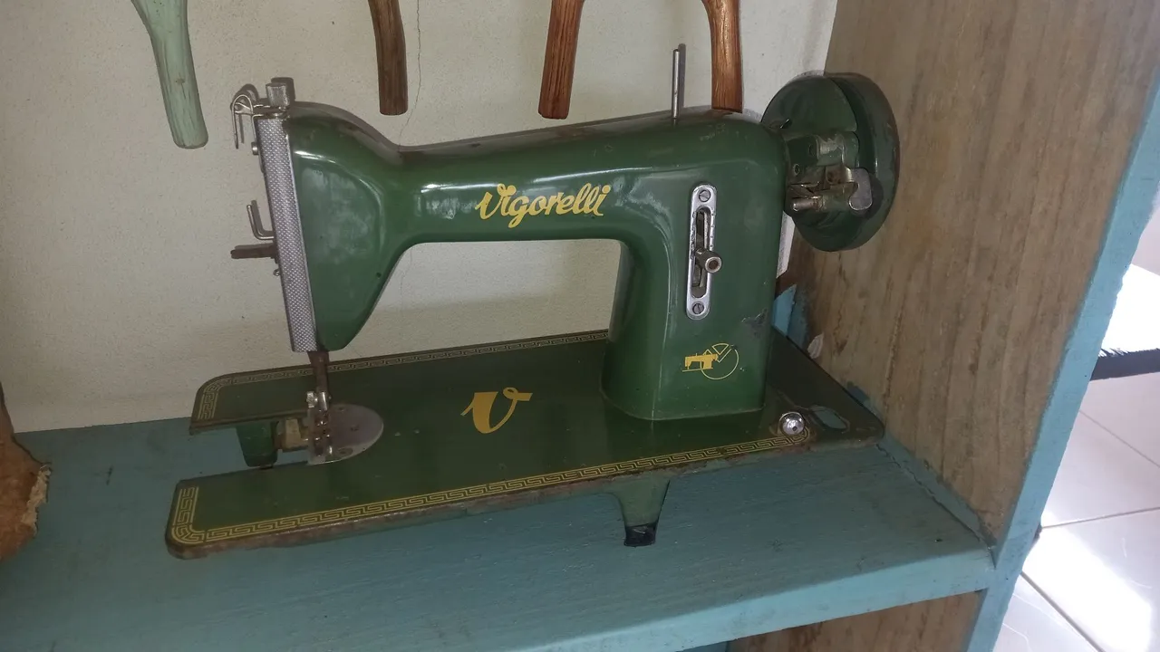 Máquina de Costura Vigorelli . Não funciona !