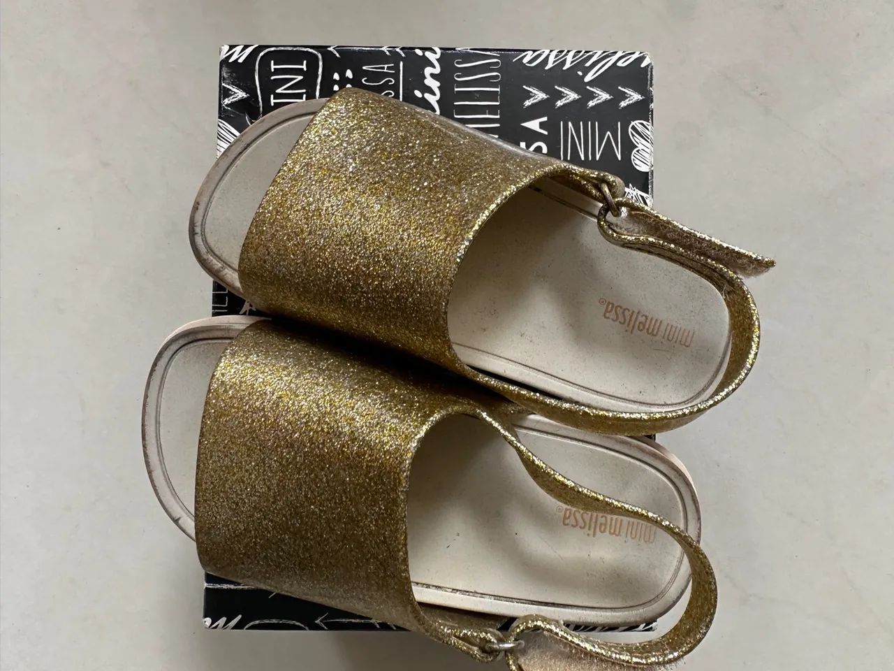 Melissa Mini Glitter Dourada - Foto 3