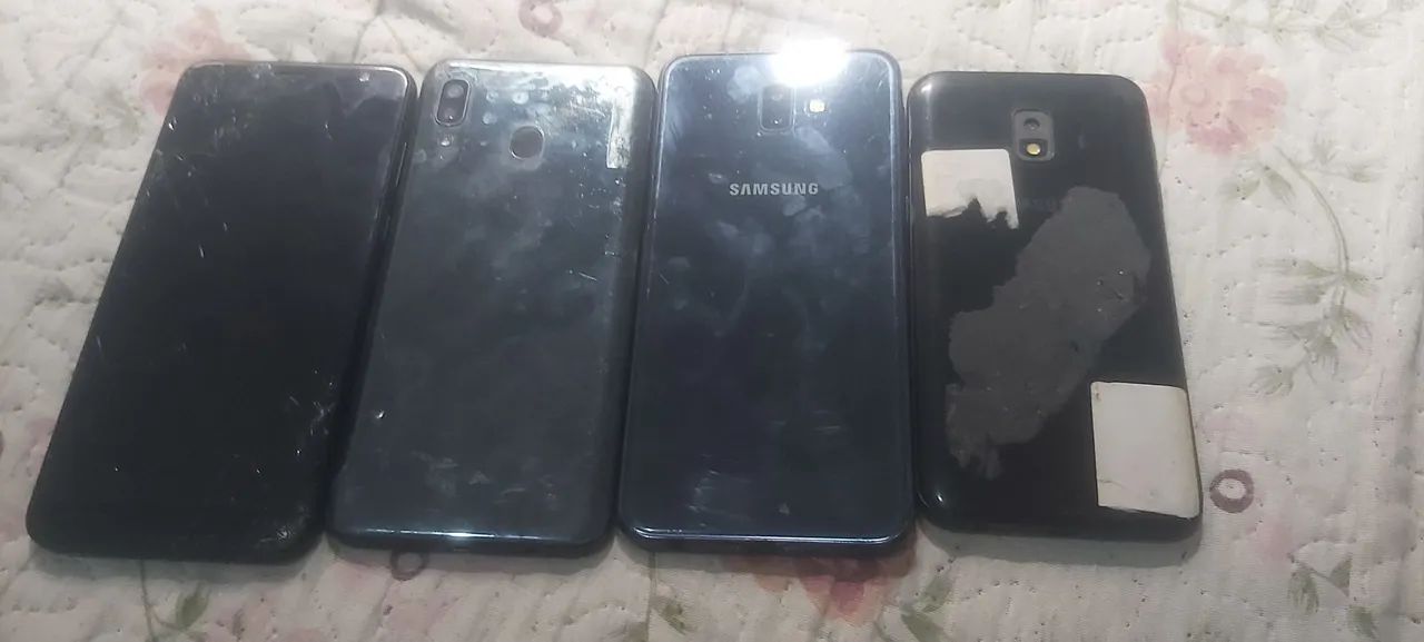 4 Celulares Samsung para peças