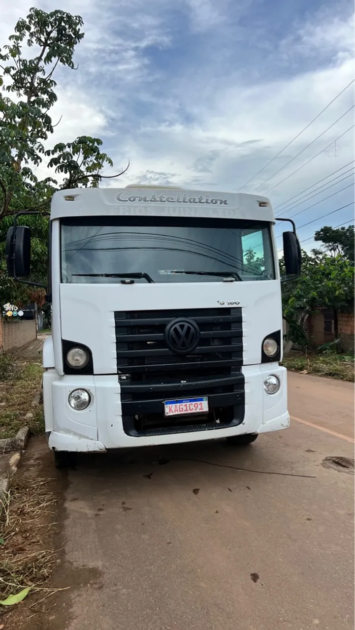 Caminhão Constellation 15-180