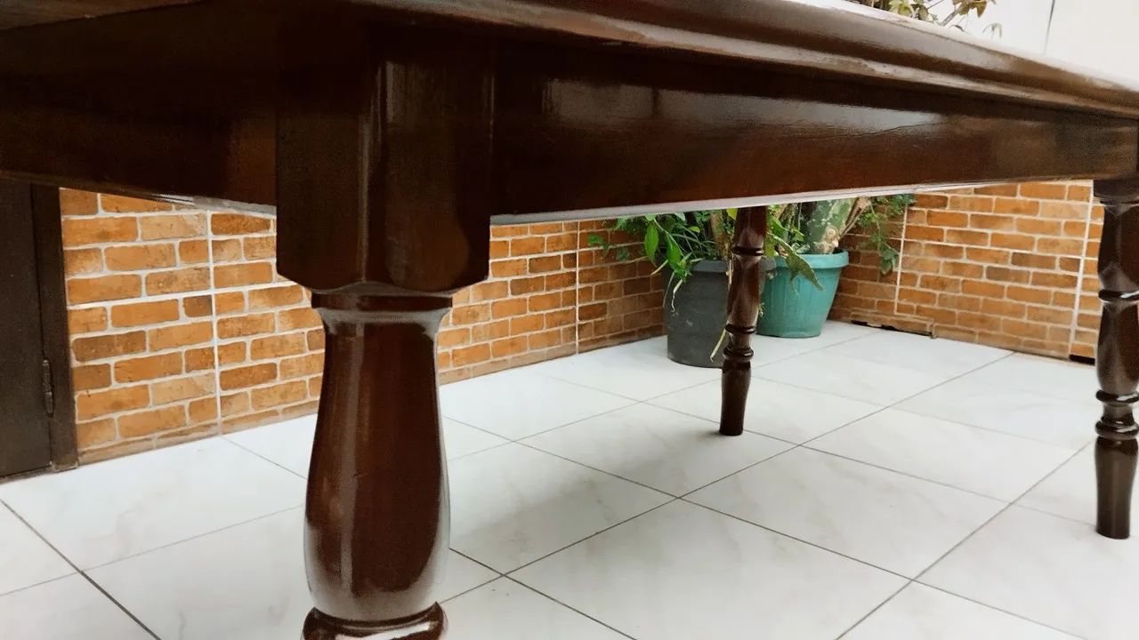Linda mesa de jantar colonial em embuia sem.nada de avarias 1.500 - Foto 3
