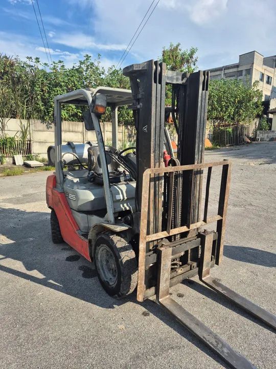 Empilhadeira Toyota 8FG25  - Foto 2