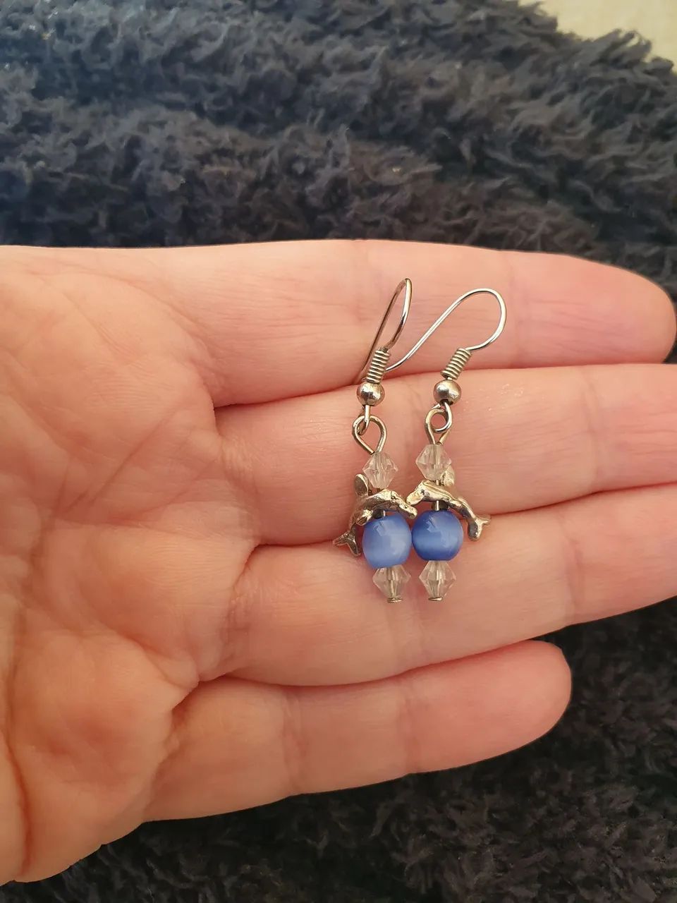 Brincos de golfinho detalhe azul - Foto 2