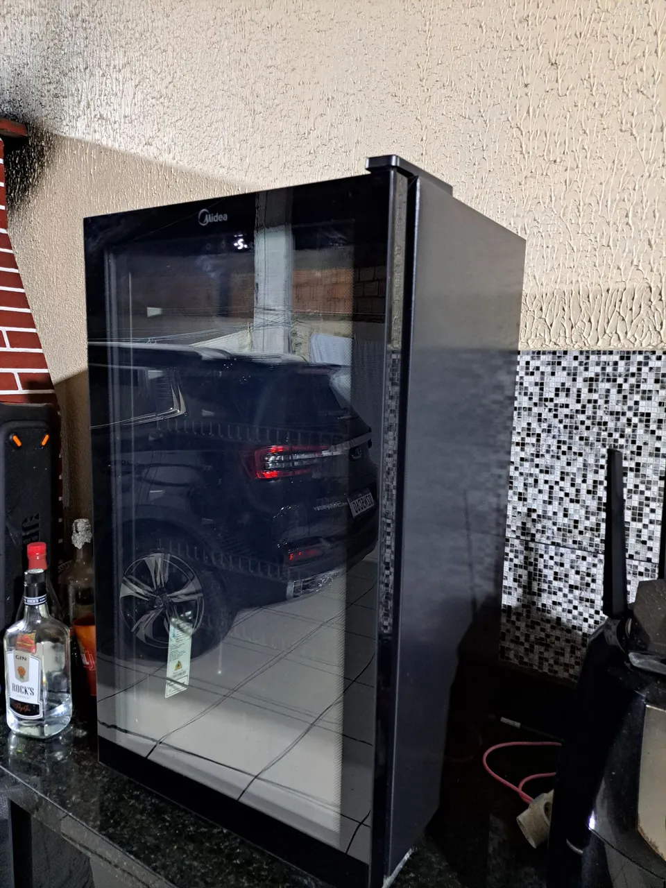 Cervejeira/Adega Midea com Porta de Vidro - Nova