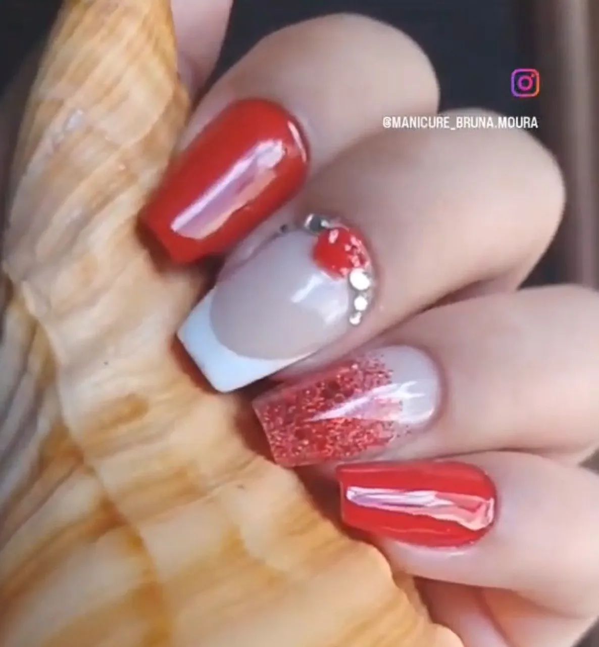 Manicure em domicílio/ unhas/ manicure 