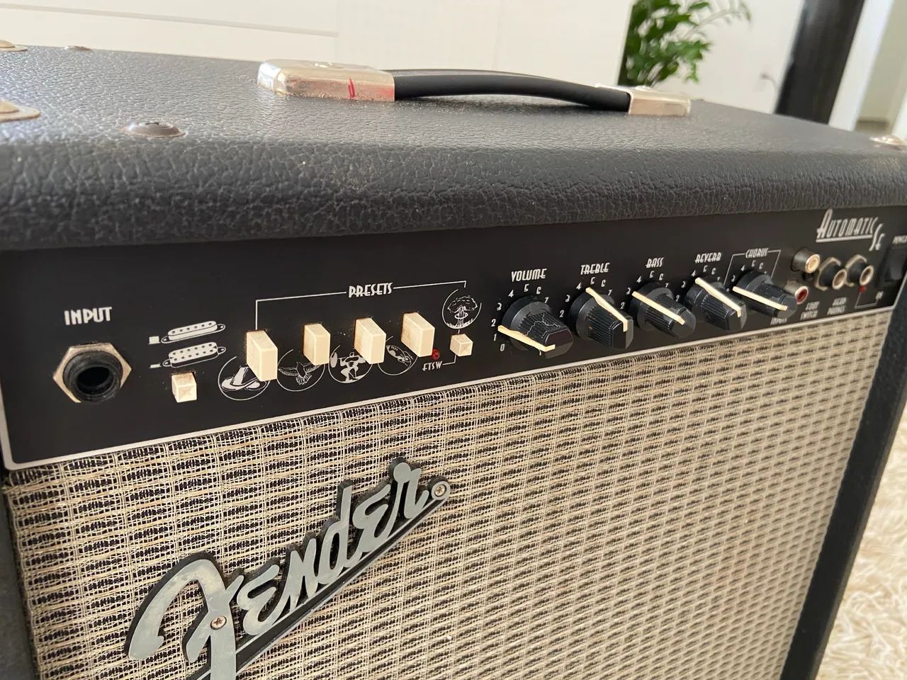 Vendo amplificador fender automatic  - Foto 3