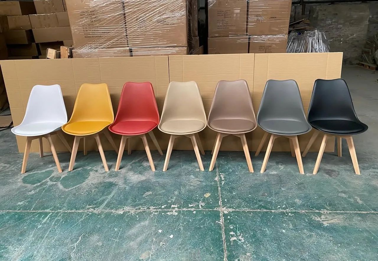 Cadeira de jantar original assento estofado Eames Leda 