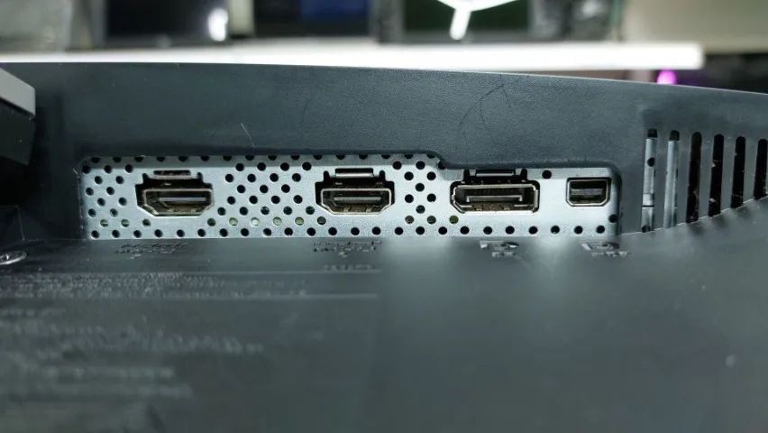 Monitor Dell S2817Q 28" 4K - Foto 3