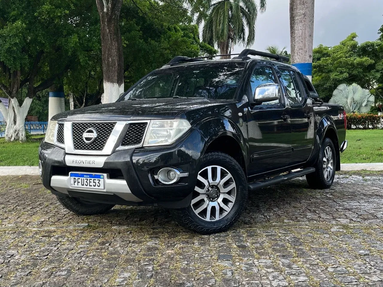 NISSAN FRONTIER 2013 Usados e Novos