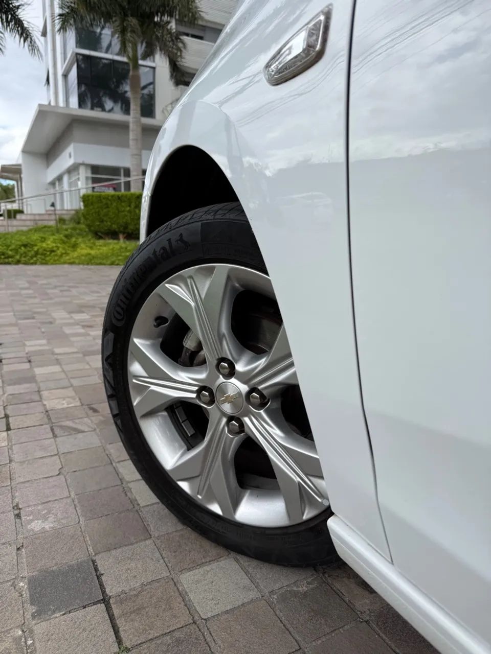 Onix Plus 1.0 Turbo LTZ 2023 Placa J único dono  - Foto 8