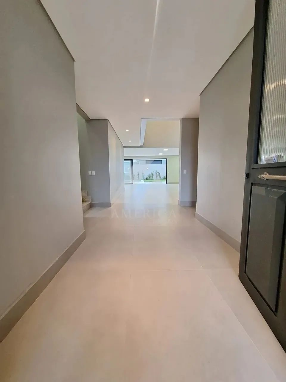 Vendo Sobrado no Florais Itália - 04 suítes - 379 m² - Foto 3