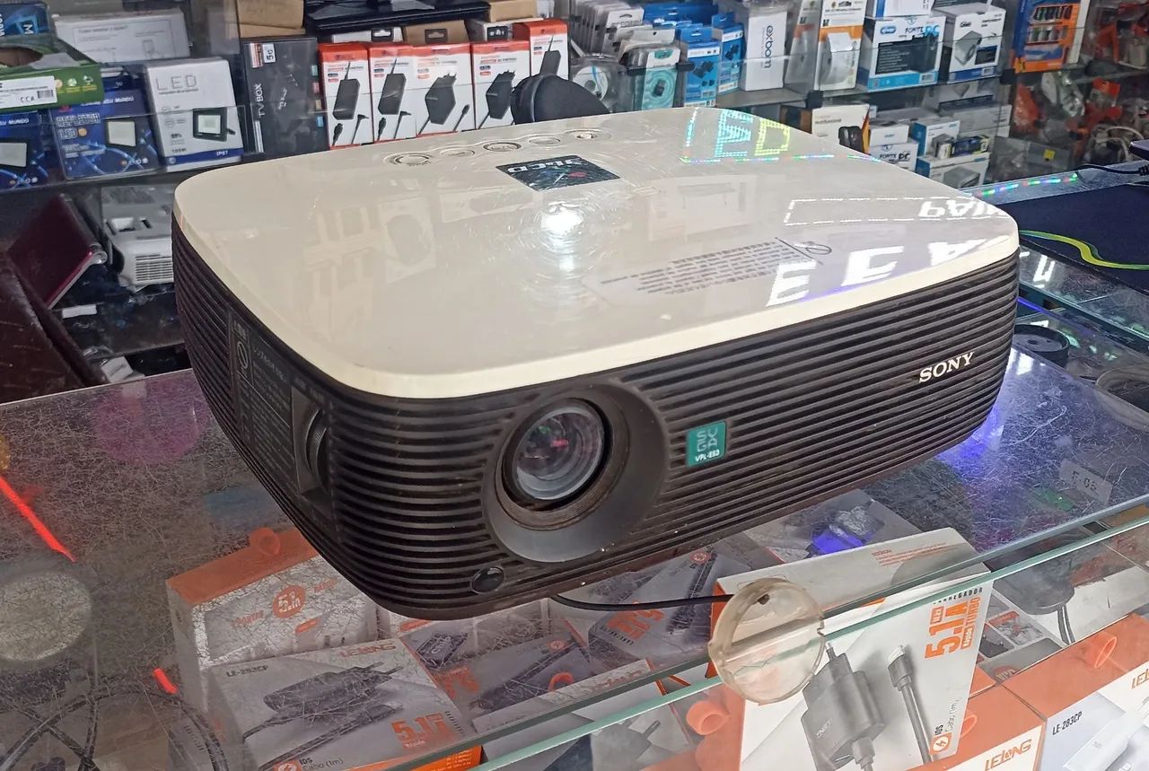 Projetor Sony - SVGA - VP-LB3 usado (Honestidade e Qualidade Distribuidora JK Eletrônicos)